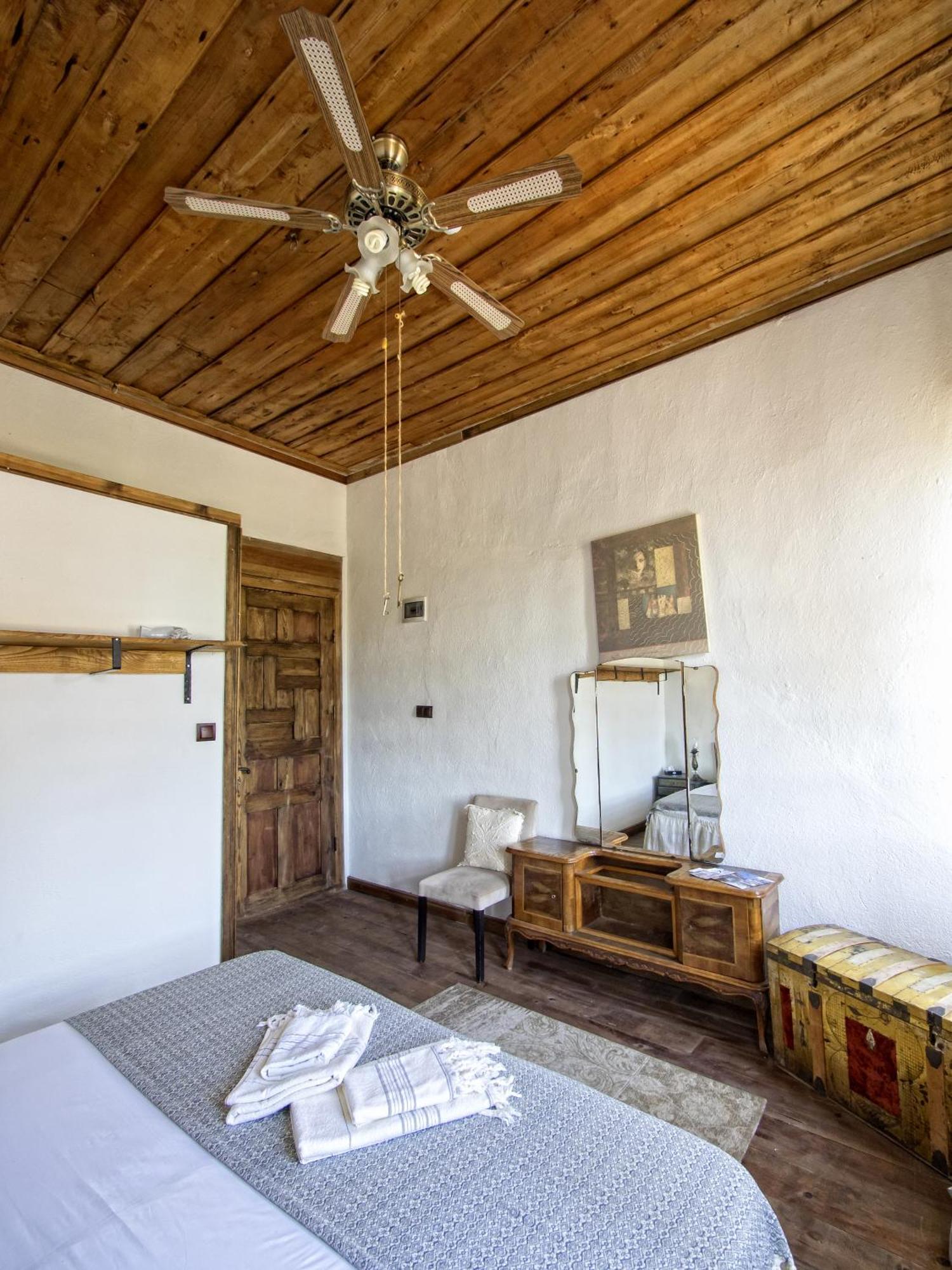 Birgi Hotel Saliha Hanim Tas Konak מראה חיצוני תמונה