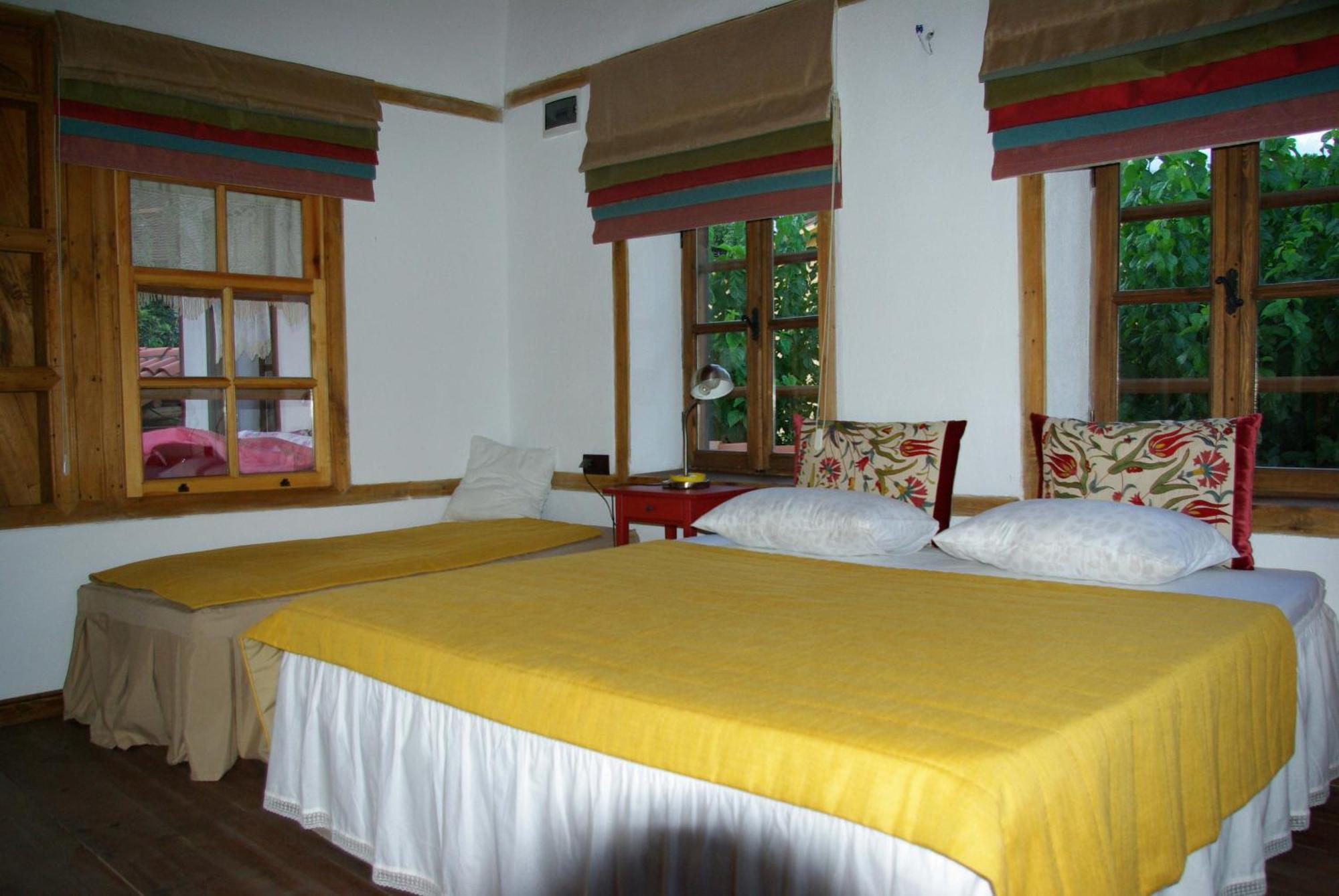 Birgi Hotel Saliha Hanim Tas Konak חדר תמונה
